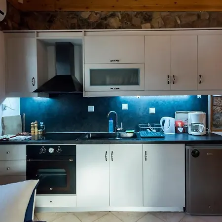 Needa's - Retreat By The Pool بيت للعطل *