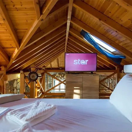 بيت للعطل Needa's - Retreat By The Pool كالاماتا