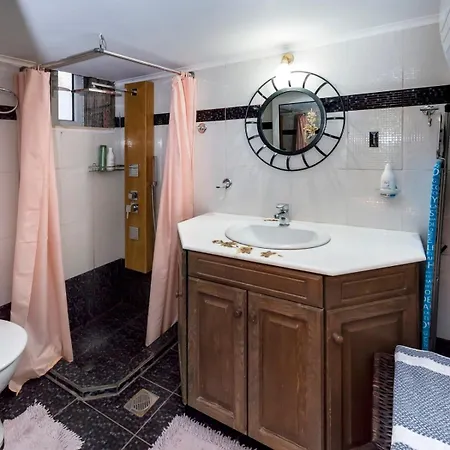 Needa's - Retreat By The Pool Σπίτι διακοπών Καλαμάτα