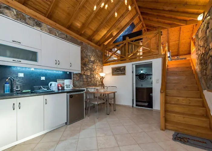 בית נופש Needa's - Retreat By The Pool *