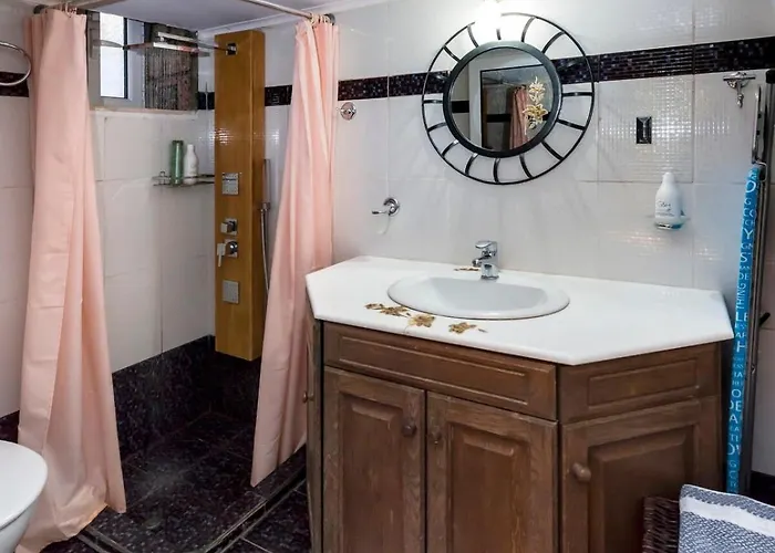 Needa's - Retreat By The Pool בית נופש קלמאטה